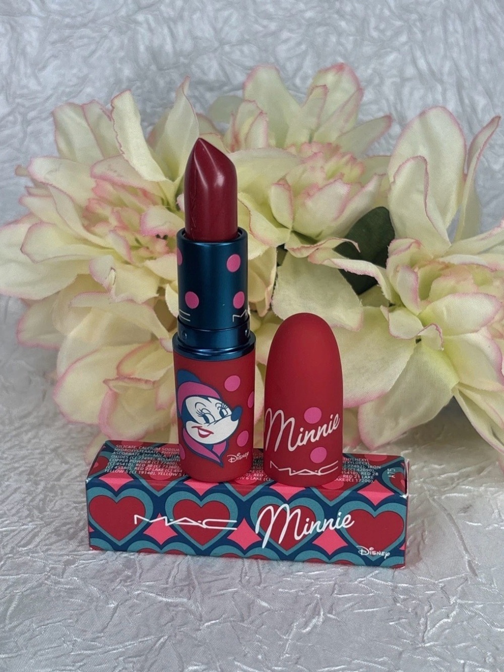 MAC Disney Minnie Lustreglass Lipstick MINNIE WOO Full Size NIB